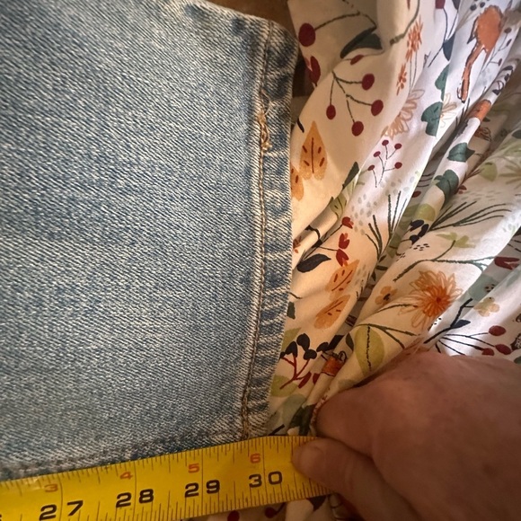 Kancan size 15/31 NWT high rise slim straight distressed light wash denim jean. - Picture 13 of 14